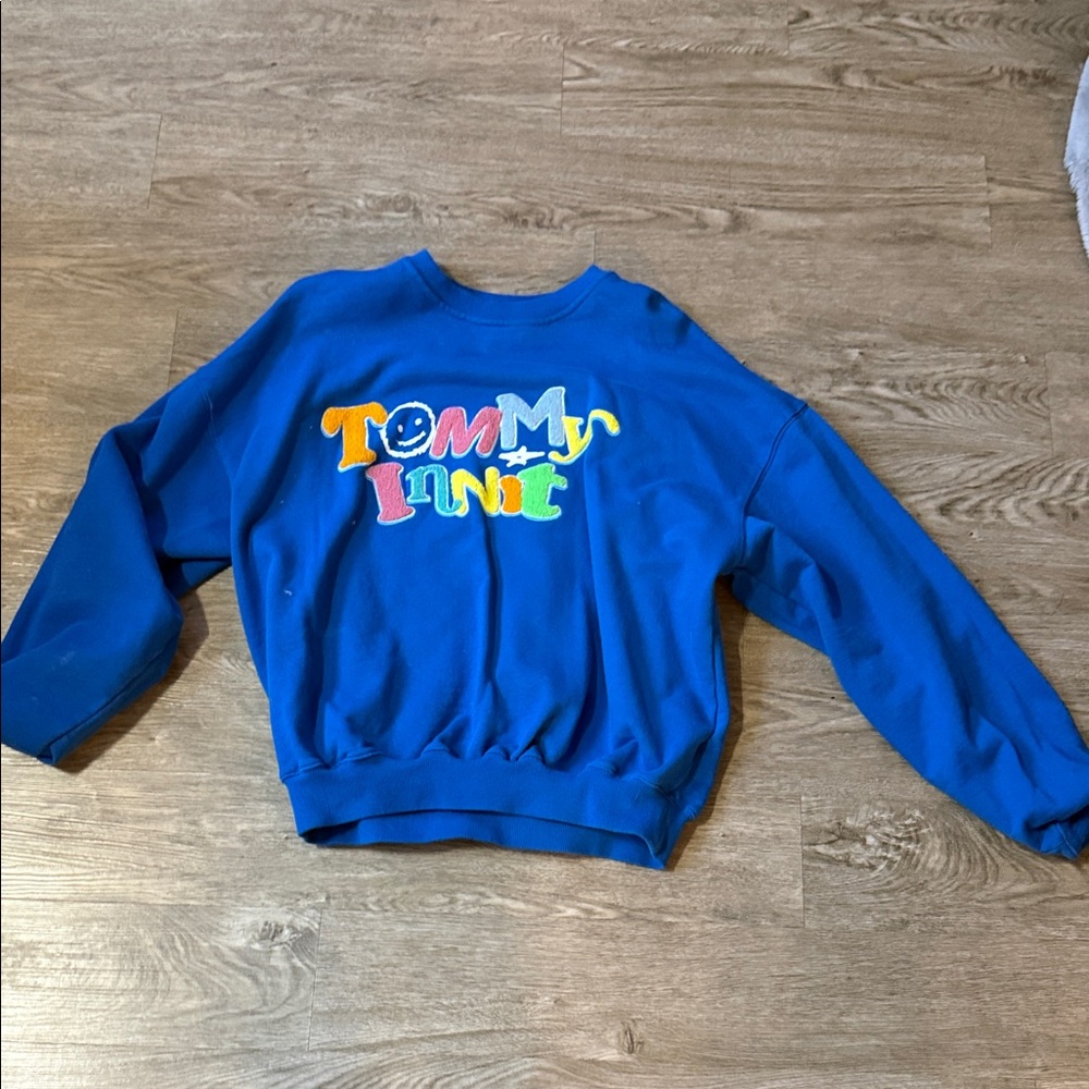 Tommy Innit Blue Sweatshirt with Multicolor Logo